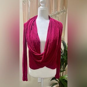 BEBE CROSS OVER  LIGHTWEIGHT SWEATER size Medium